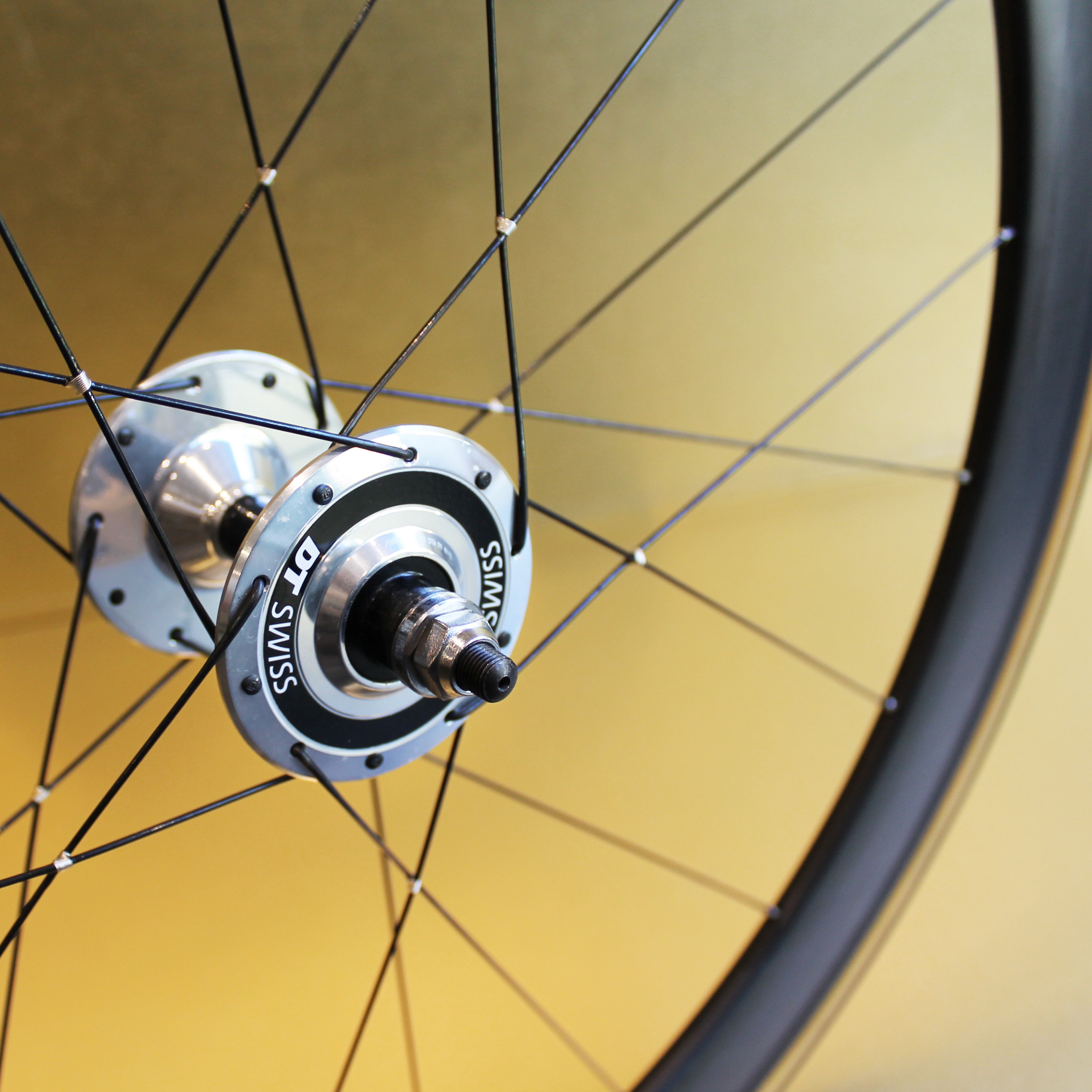 Paire de roues en carbone 50 mm pour velo de route